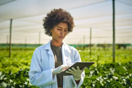 Empleado operativo en agricultura