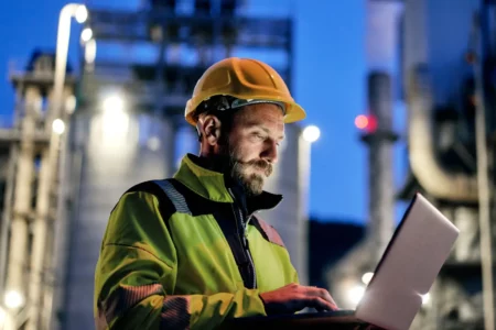 Trabajador operativo en el sector energético